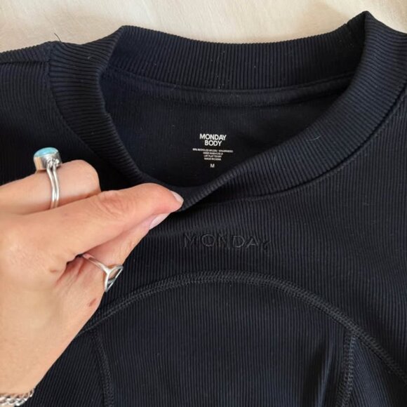 Monday Body Tee - Picture 3 of 3